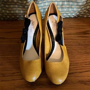 Vintage shoes size 8